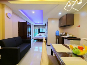JWs Lodgings Condo With Balcony, WiFi, Netflix